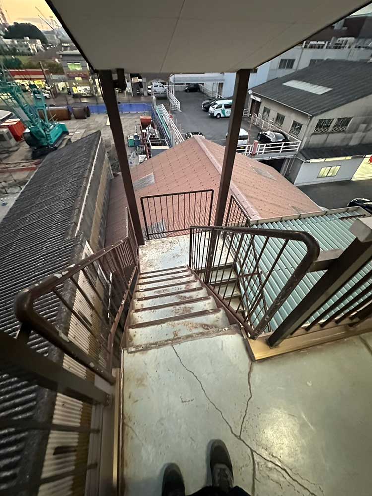 手摺・階段塗り替え工事