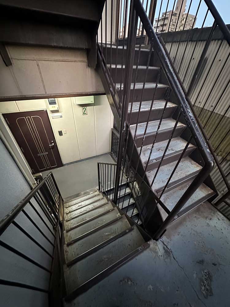 手摺・階段塗り替え工事