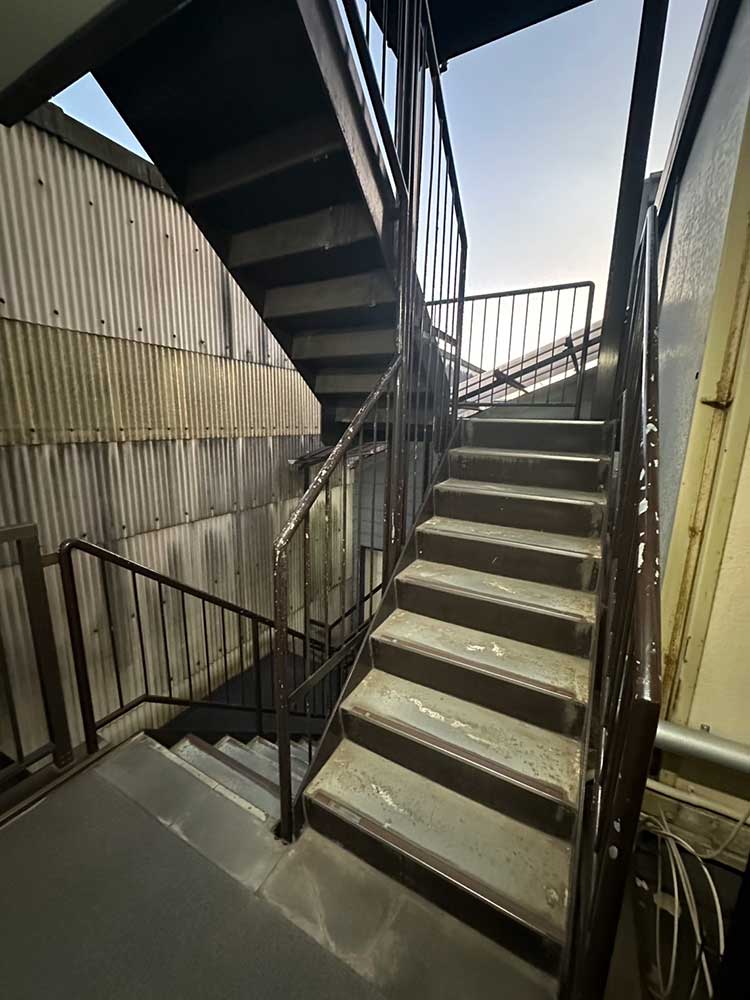 手摺・階段塗り替え工事