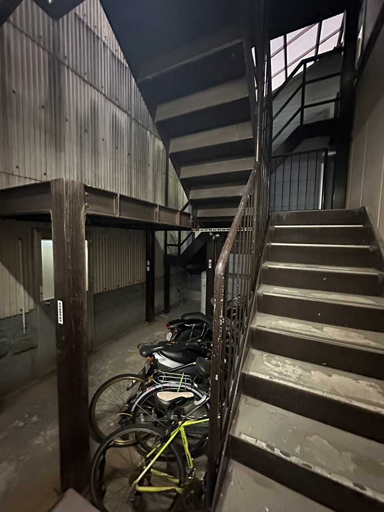 手摺・階段塗り替え工事