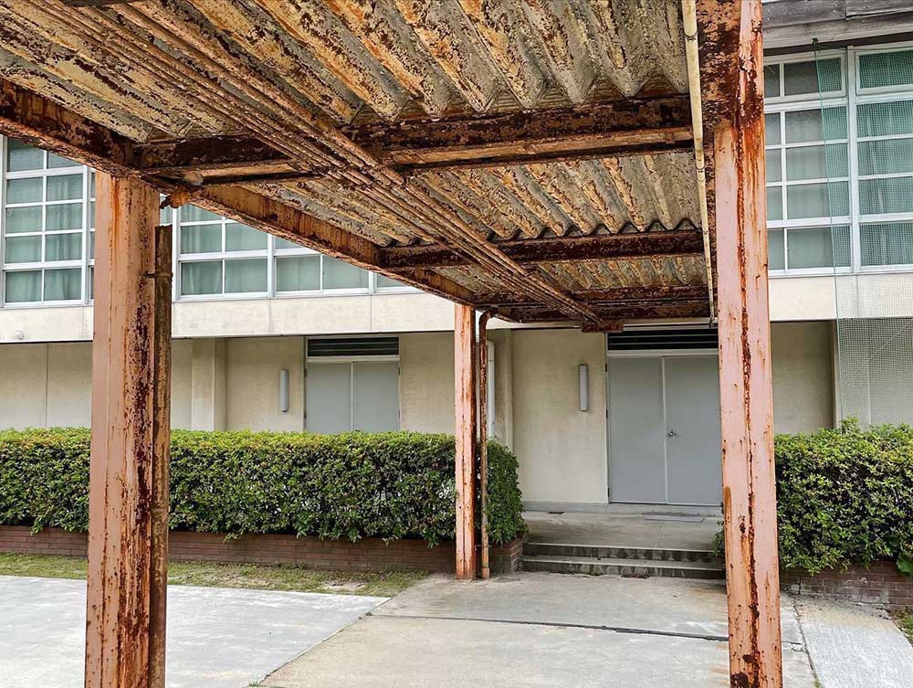 渡り廊下鉄筋_施工前