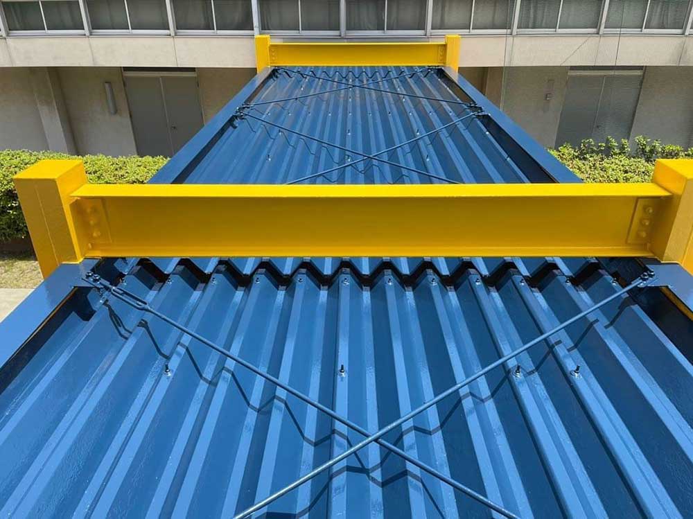 渡り廊下鉄筋塗り替え工事