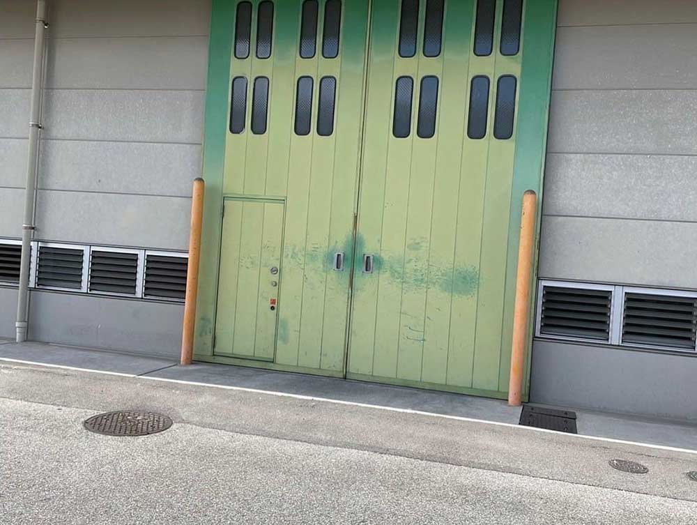 工場鉄扉_施工前